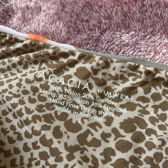 ACACIA - Picture 2 of 2